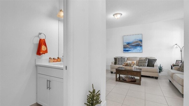 Building Photo - 304 NW 36th Ave