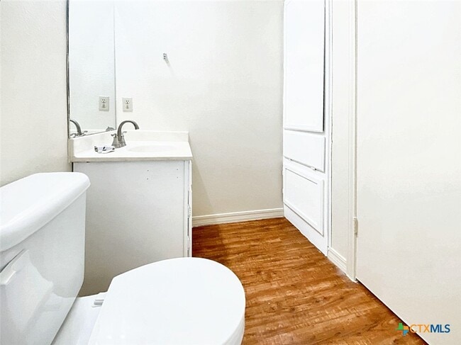 Building Photo - 106 Hughson Ct