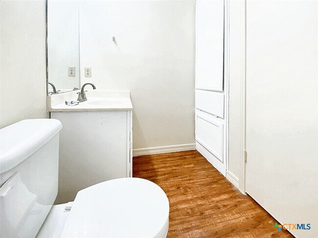 Building Photo - 109 Hughson Ct