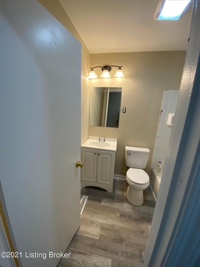 Building Photo - 8715 Blue Bell Dr