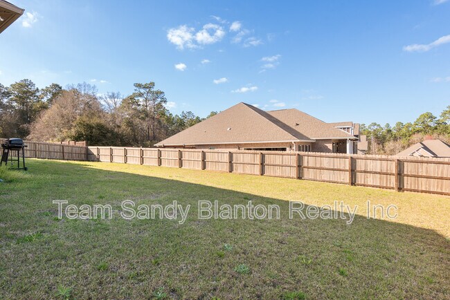 Building Photo - 9599 Pebble Stone Dr