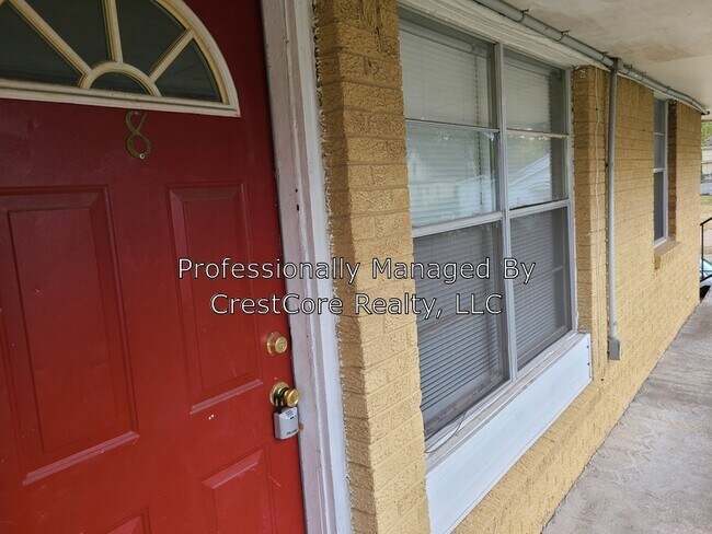 Building Photo - 948 Stafford Ave