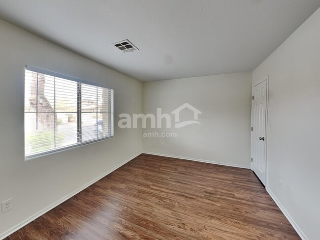 Building Photo - 3017 Prairie Princess Ave