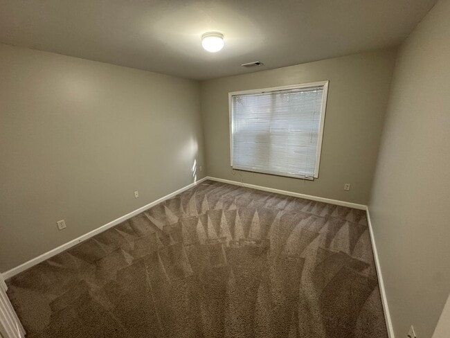 Building Photo - Beautiful 4 bed 3 Bath Home in Heart of Gr...