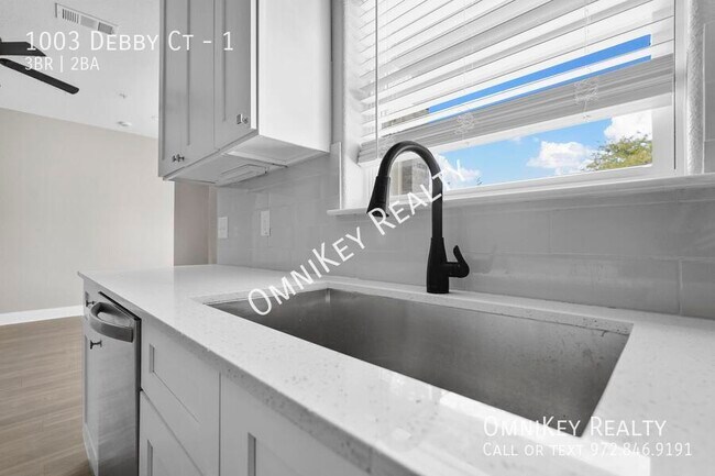 Building Photo - 1003 Debby Ct