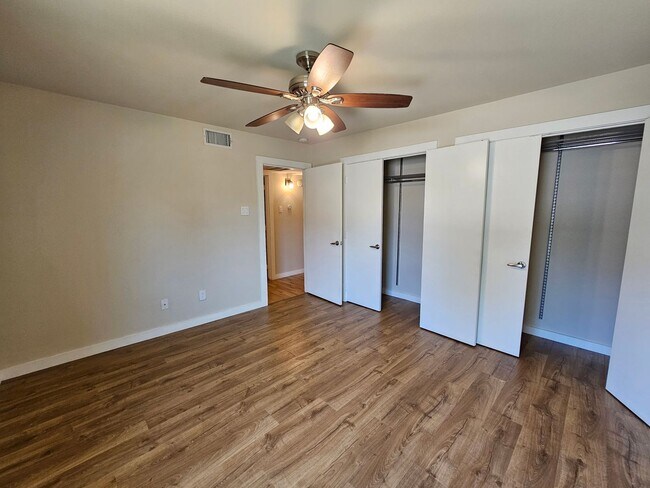 Building Photo - 2-bedroom, 2-bath condo in Gated community...