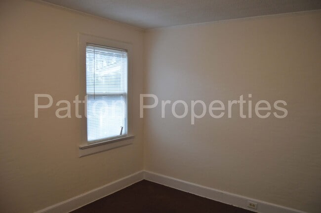Building Photo - 1401 Kinderway &amp; 4300-4302 Wentworth -...