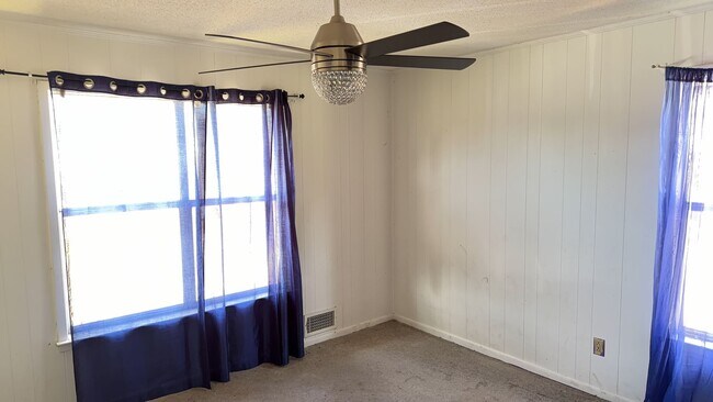 Building Photo - 1125 S Mt Zion Rd