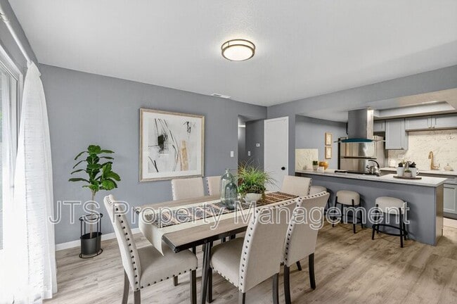 Building Photo - 728 Clipper Way