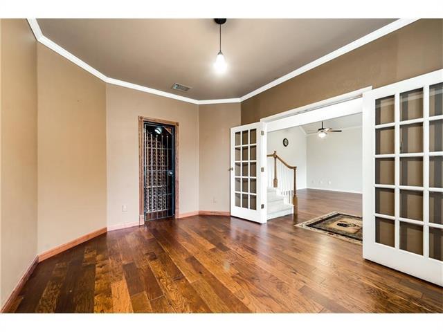 Building Photo - 2621 Pine Springs Dr