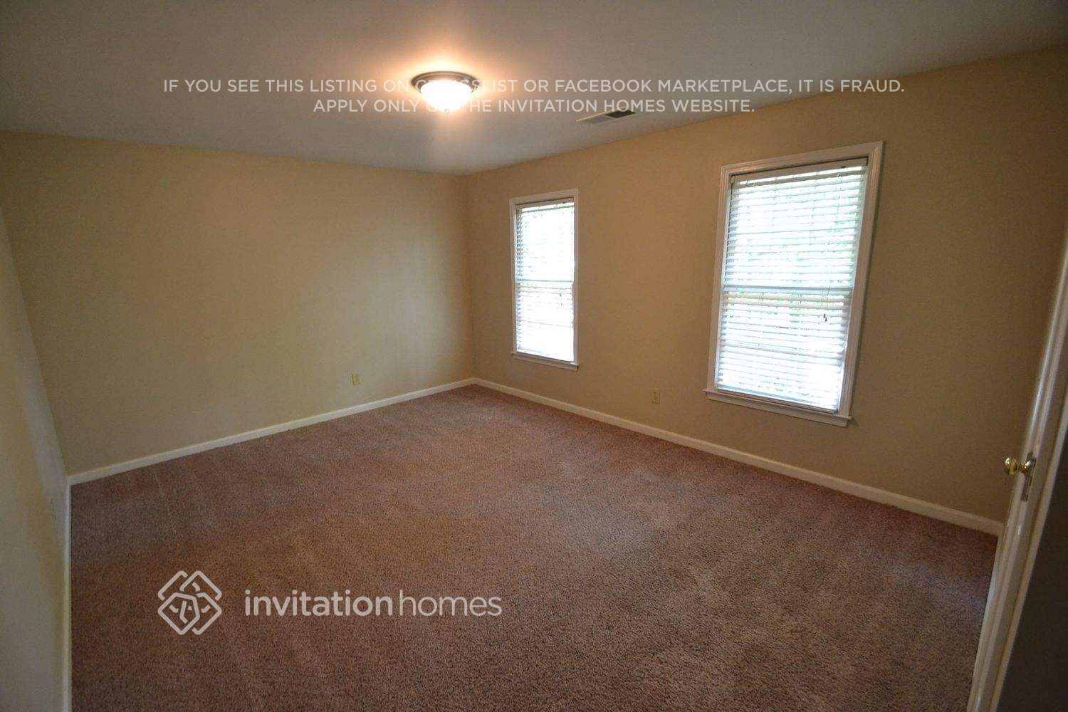 Building Photo - 613 Dahlia Way