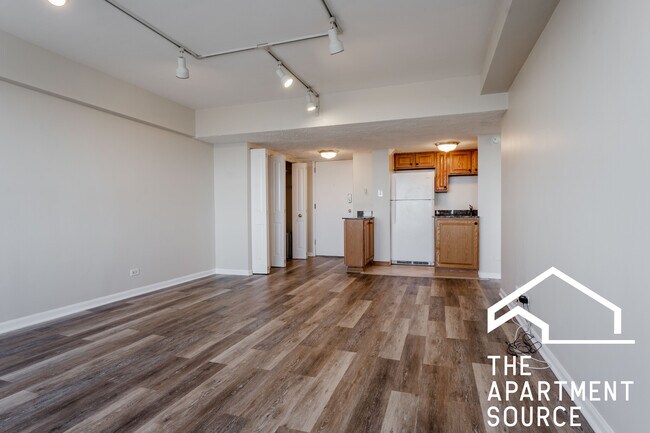 Building Photo - 4180 N Marine Dr