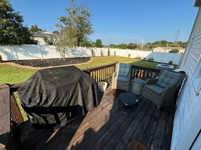 Building Photo - 303 Stonehaven Ln