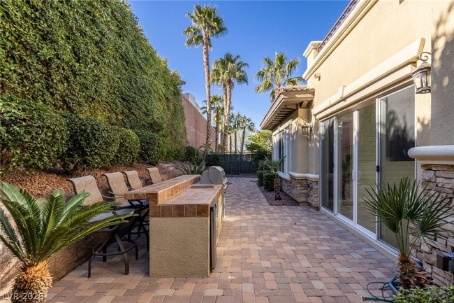 Building Photo - 1353 River Spey Ave