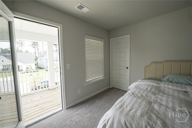 Building Photo - 109 Binscombe Ln