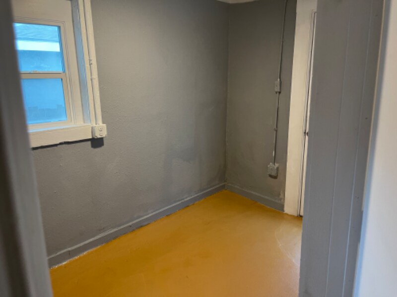 Building Photo - 3217 James Ave