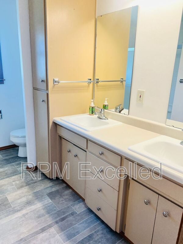 Building Photo - 3808 S 250th St