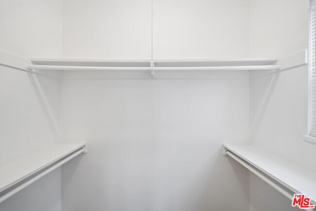 Building Photo - 3646 Carmona Ave