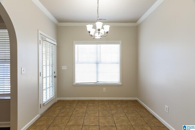 Building Photo - 1043 Kerry Dr