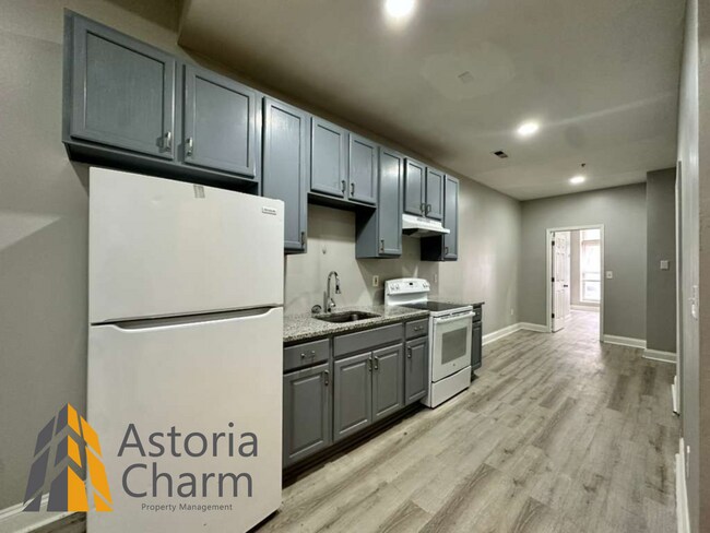 Building Photo - 1918 N Charles St