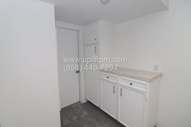 Building Photo - 1BR/1BA LA MESA w/ 2 Balconies near Lake M...