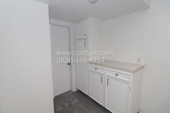 Building Photo - *GREAT SPECIAL! $500 OFF!* 1BR/1BA w/ TWO ...