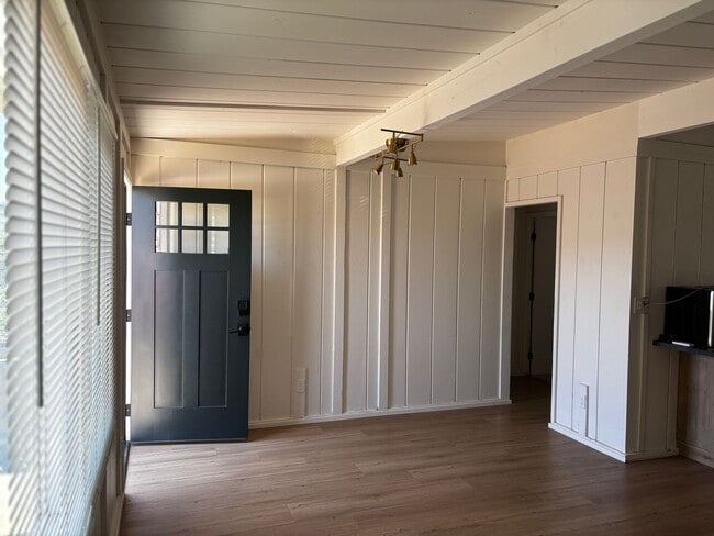 Building Photo - Beautiful 2 bedrooms duplex in Imperial Beach