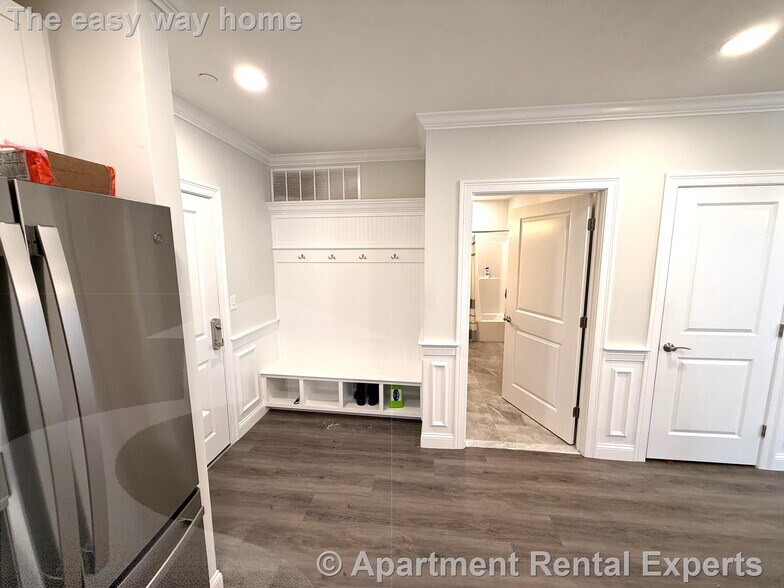 Building Photo - 320 Middlesex Ave