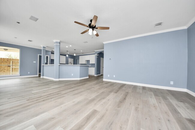 Building Photo - 16203 Broken Timber Cir
