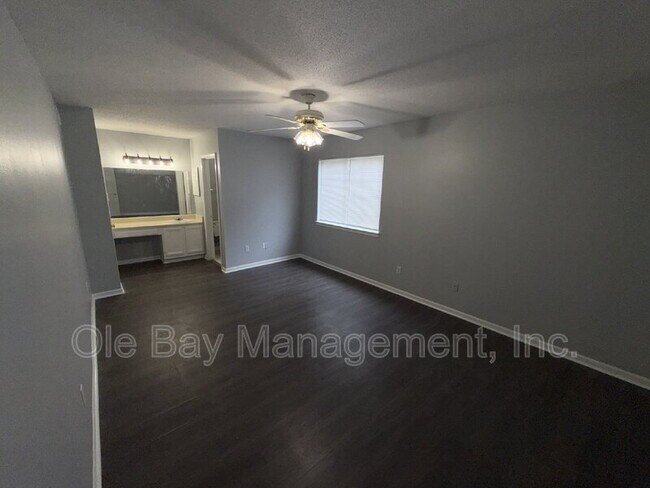 Building Photo - 6701 Dickens Ferry Rd