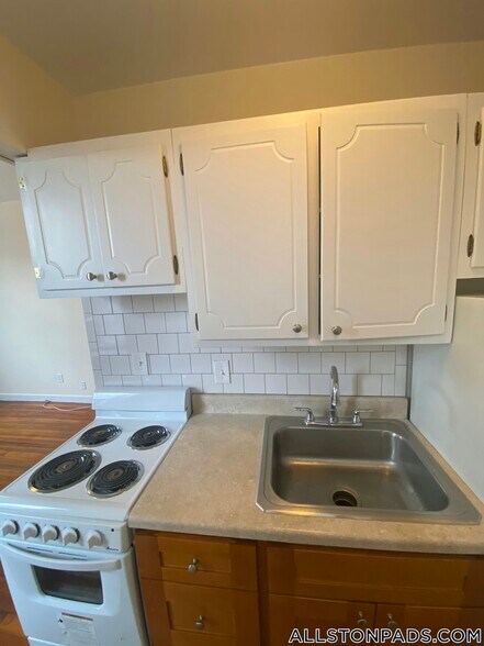 Building Photo - 64 Brighton Ave