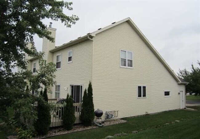 Building Photo - Punzel Apple