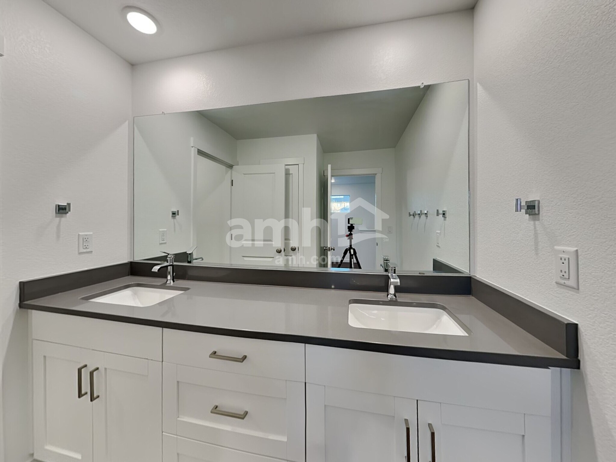 Building Photo - 23666 E 2nd Pl