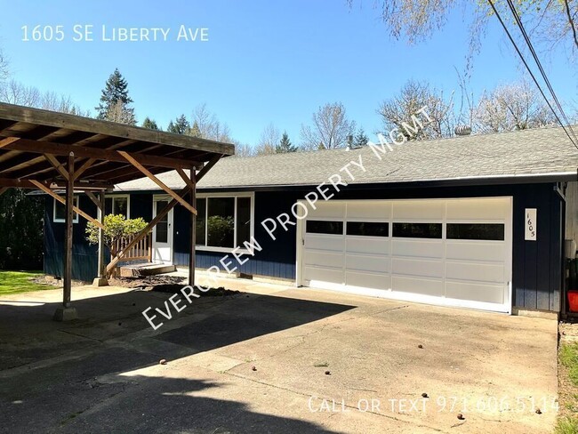 Primary Photo - Bright & Spacious 3BR/2BA Home with Ample ...