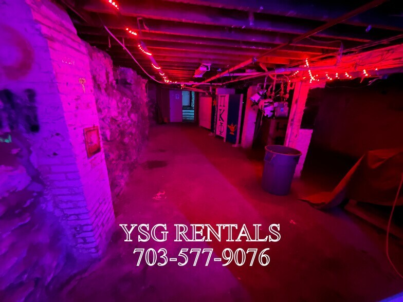 Building Photo - 9 Sunset St