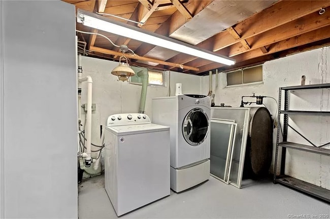 Building Photo - 73 Wepawaug Dr