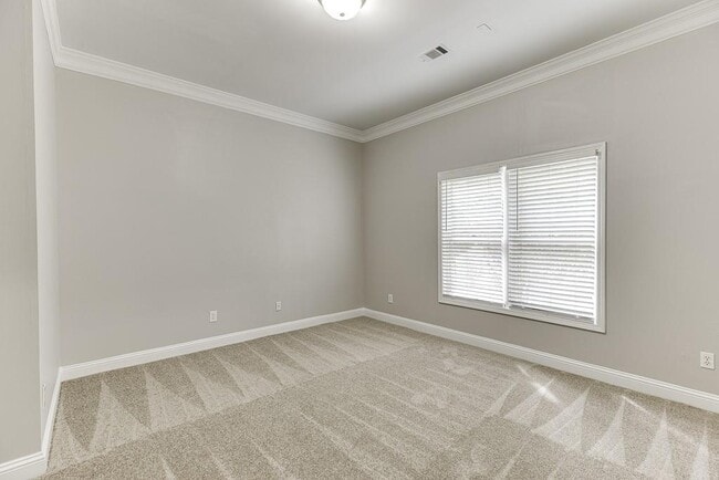 Building Photo - 9345 Riverclub Pkwy