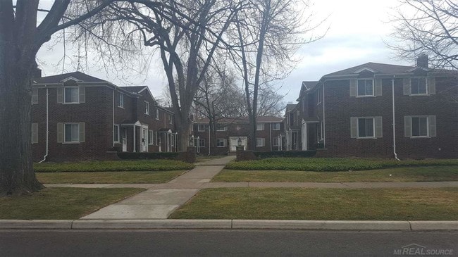 Primary Photo - 830 St Clair Ave