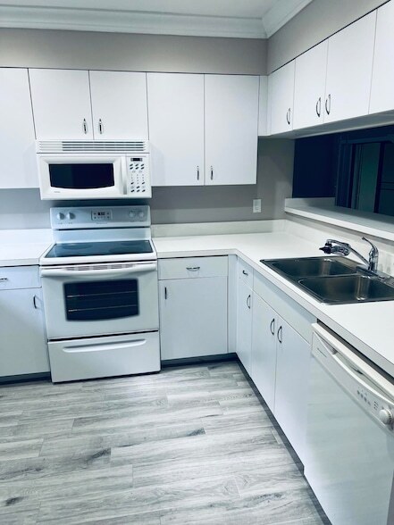 Building Photo - 1634 SW Crossing Cir