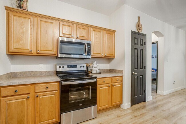Building Photo - Amazing 3 Bed, 2 Bath Awaiting New Tenants- Burleson ISD- 76028