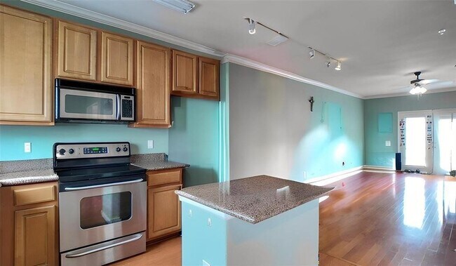 Building Photo - 9200 Westheimer Rd