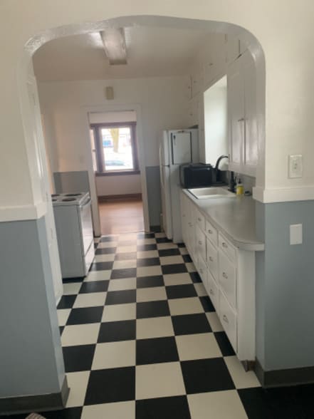 Building Photo - 1511 E 11th Ave