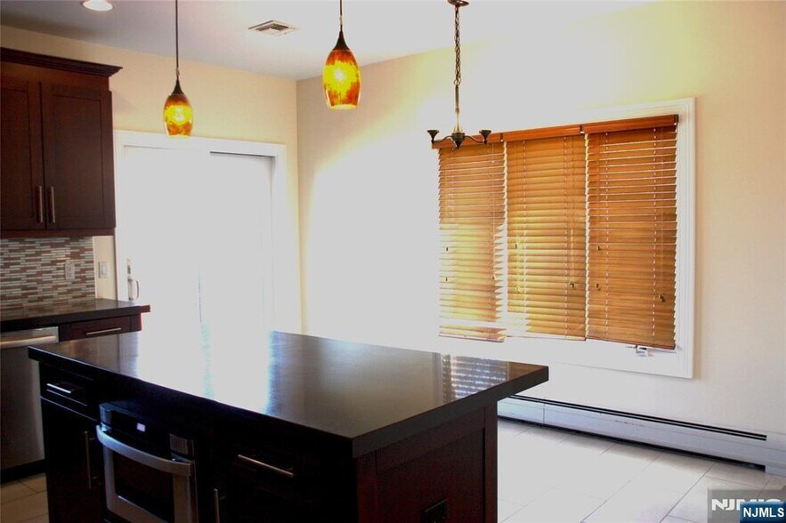 Building Photo - 413 Westview Pl