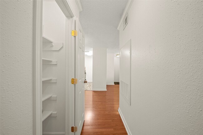 Building Photo - 2750 Holly Hall St