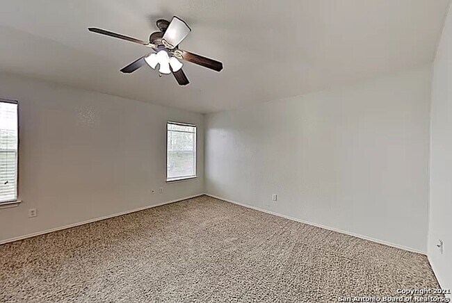 Building Photo - OPEN FLOOR PLAN  |  2 LIVING AREAS  |  4 B...