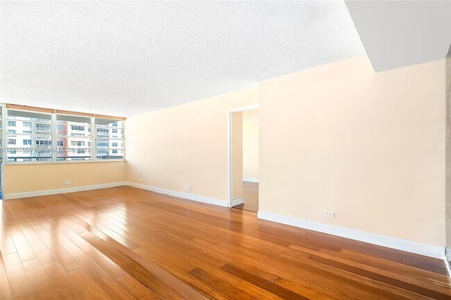 Building Photo - 250 174th St