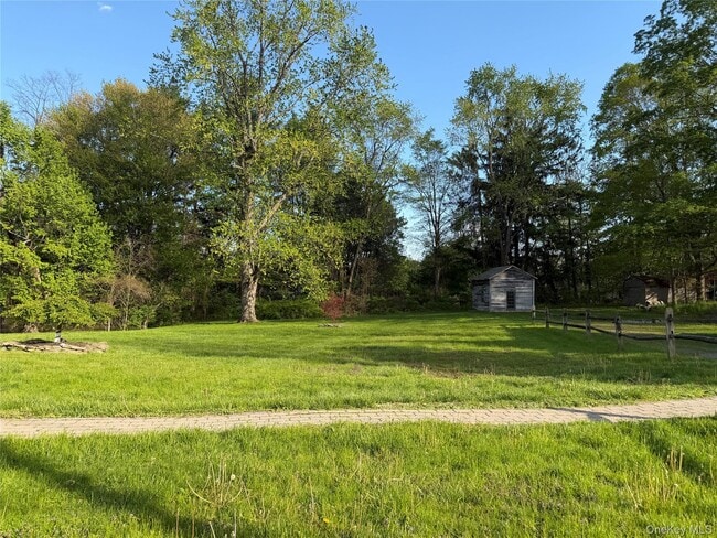Building Photo - 788 Dutchess Turnpike