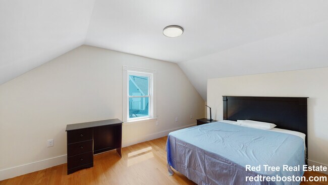 Building Photo - 5-7 Chester Ave. Unit 2