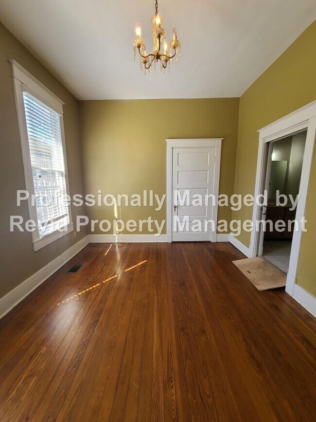 Building Photo - 288 N McLean Blvd