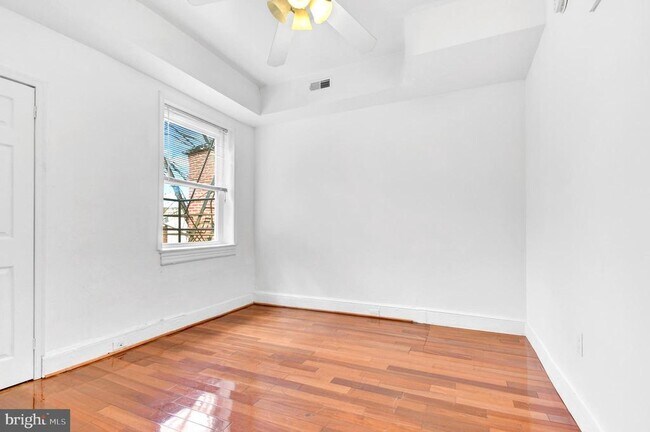 Building Photo - 1852 5th St NW